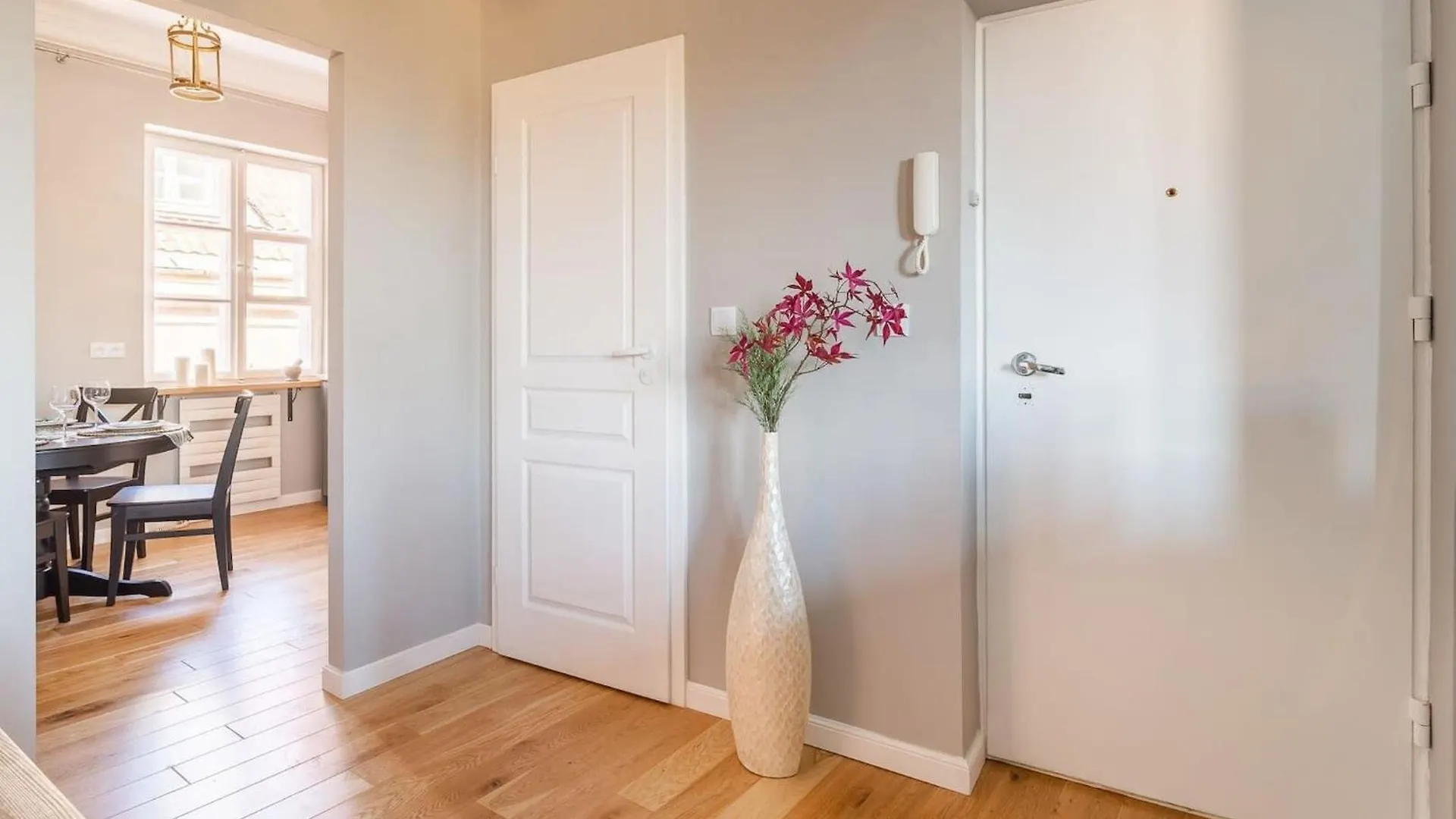 Plac Zamkowy - Aura Apartment By Noclegi Renters Varsó Lengyelország
