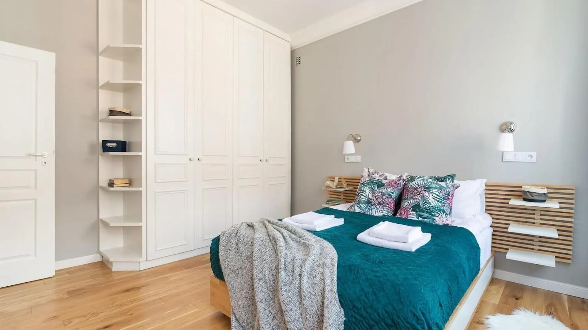 Plac Zamkowy - Aura Apartment By Noclegi Renters Varsó
